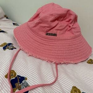 Jacquemus bucket hat